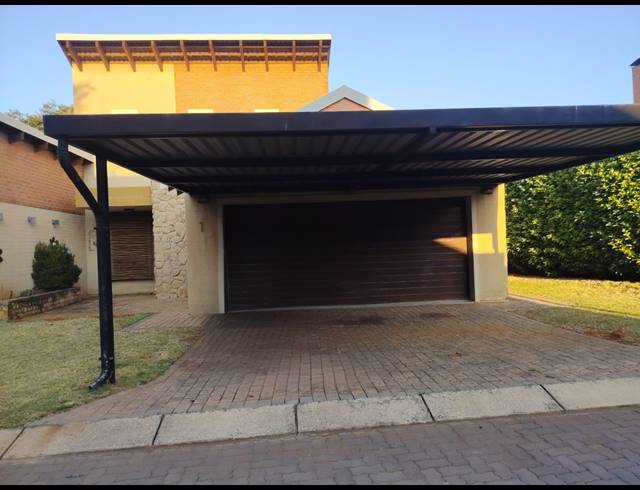 3 BEDROOM TOWNHOUSE FOR SALE IN WATERVAL EAST